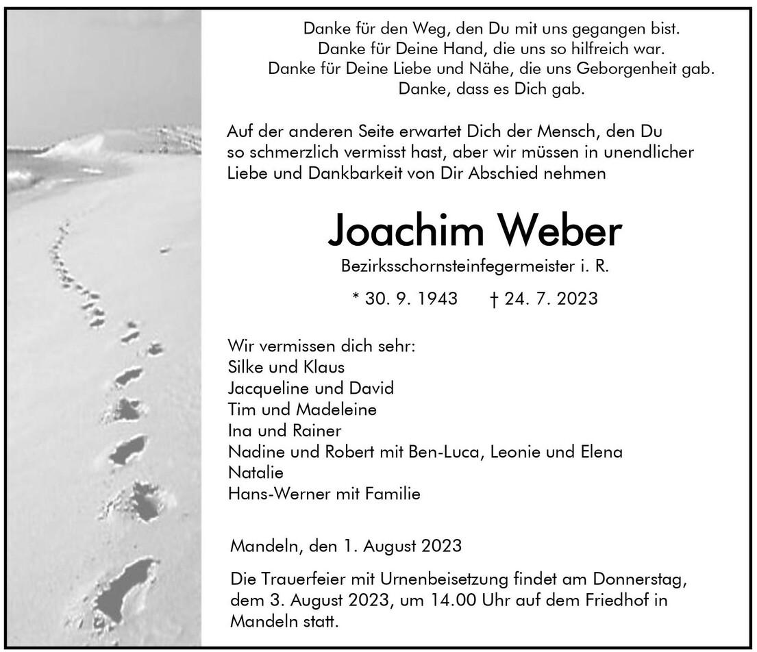 Sterbebild mit Fu&szlig;abdr&uuml;cken im Sand, Namen und Daten von Joachim Weber sowie Traueranzeige f&uuml;r die Beisetzung.